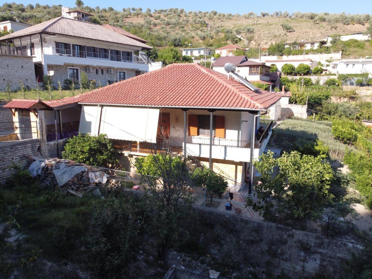 Guest House Marjo Berat Exterior foto