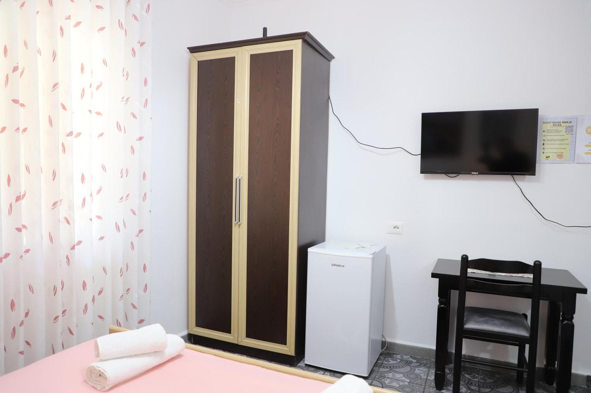 Guest House Marjo Berat Exterior foto